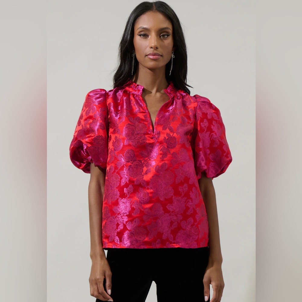 NWT Sugarlips Floral Jacquard Split Neck Top Small